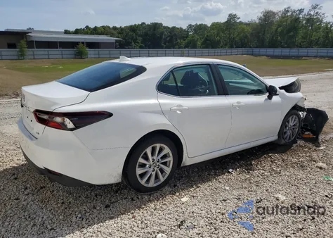 2023 Toyota Camry Le z USA, uszkodzony, nr VIN 4T1C11AK1PU770237